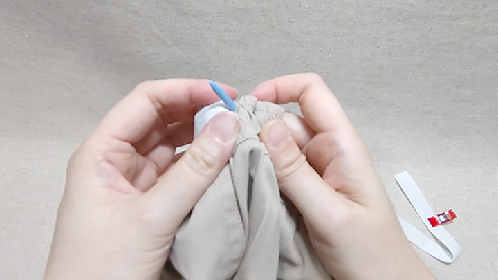 最初の穴から出す