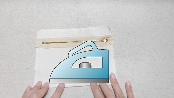 周囲を折ってアイロン