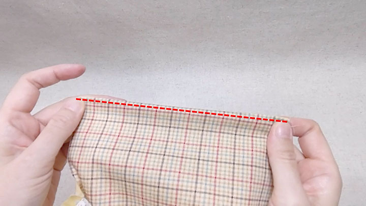 ポケット口を縫い押さえ